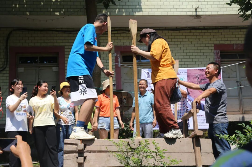 青年实践赴农耕，泥土活化蕴美育 | 生态美育工作坊