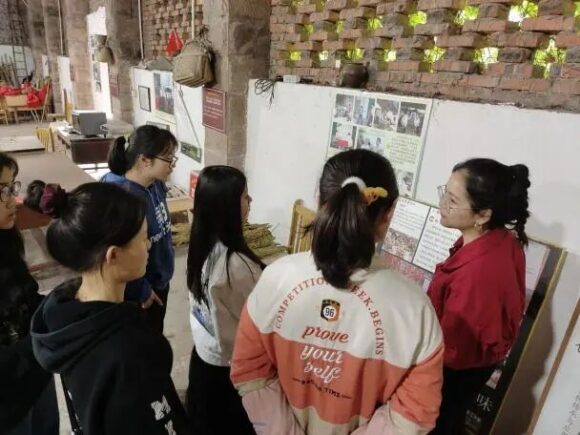 相携清明，农情百草